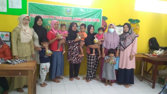 Penyaluran PMT bagi Balita, Lansia dan Ibu Hamil 02