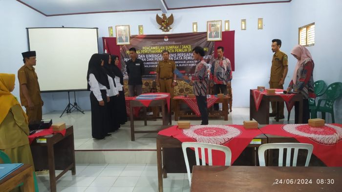 Pelantikan PANTARLIH  PILKADA 2024 Desa Karangtengah 01